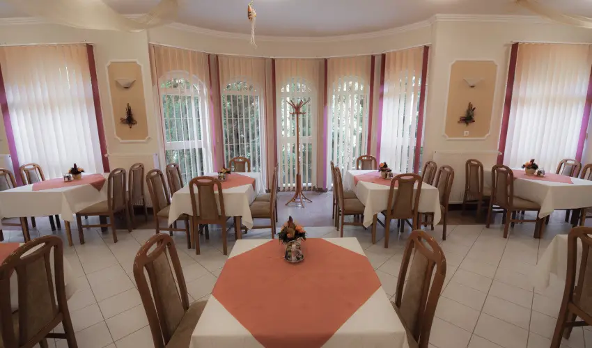 Boglrka Panzi-tterem  Mezkvesd