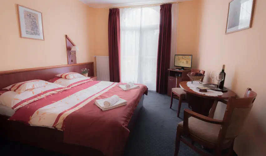 Boglrka Panzi-tterem  Mezkvesd