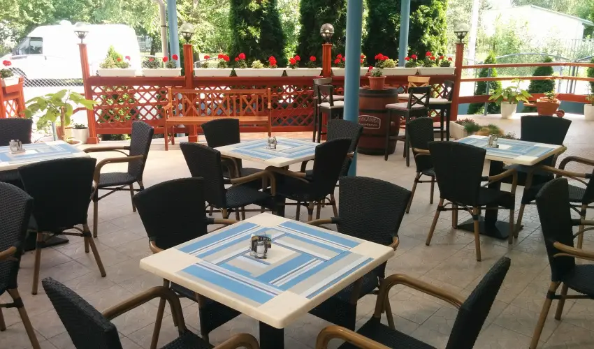 Boglrka Panzi-tterem  Mezkvesd