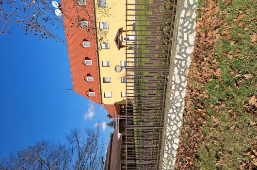 Feny� Panzi�, Mez�k�vesd, Eger - 16 km