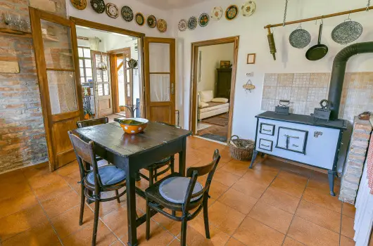 Halhza Vendghz, Sirok, Eger - 14 km