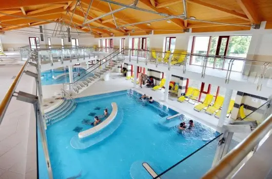Hunguest Hotel Flra, Eger
