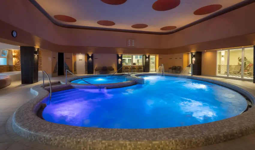 Hunguest Hotel Fl�ra Eger