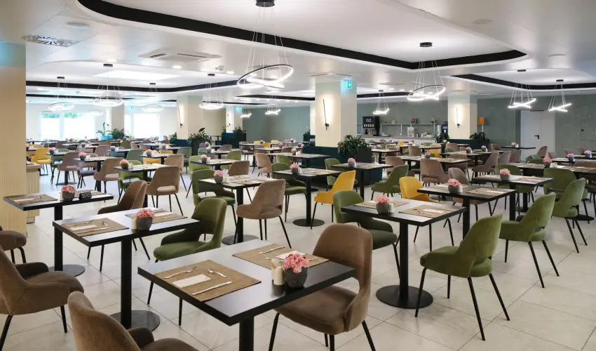 Hunguest Hotel Fl�ra Eger