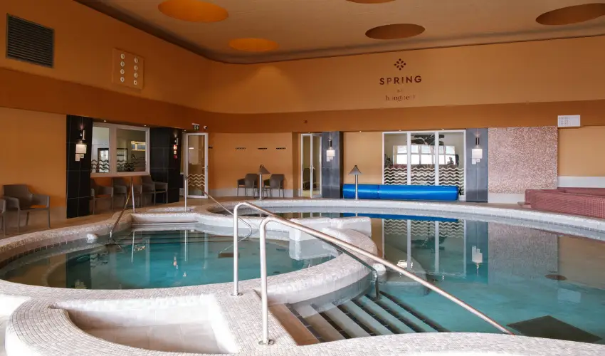 Hunguest Hotel Fl�ra Eger