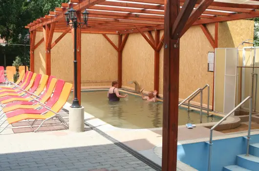 Hajnal Hotel, Mez�k�vesd, Eger - 16 km