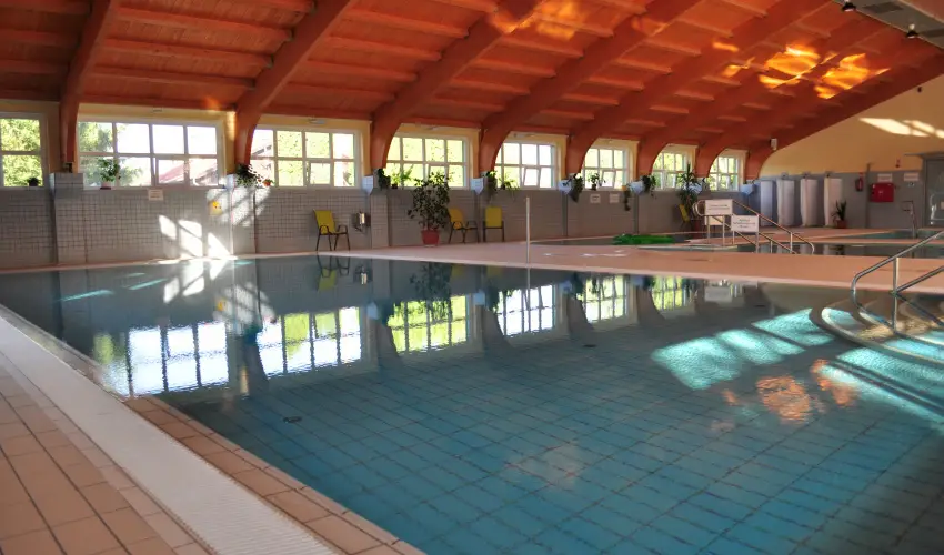 Hajnal Hotel Mez�k�vesd