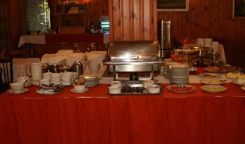 Hajnal Hotel Mez�k�vesd