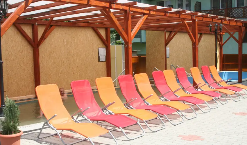 Hajnal Hotel Mez�k�vesd