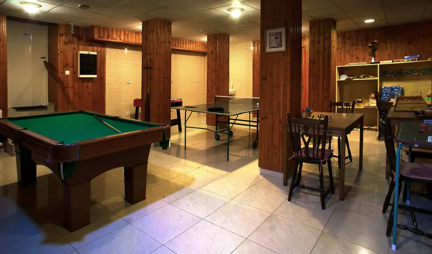 Hajnal Hotel Mez�k�vesd