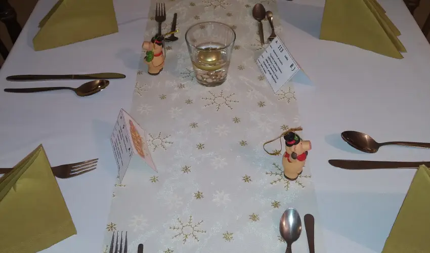 Hajnal Hotel Mez�k�vesd