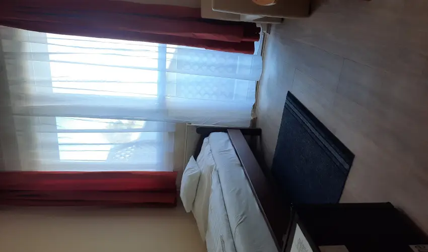 Hajnal Hotel Mez�k�vesd