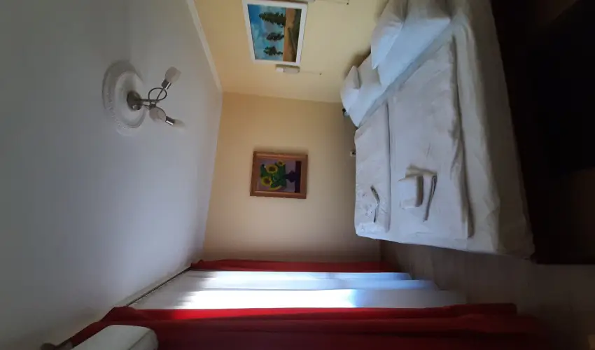 Hajnal Hotel Mez�k�vesd