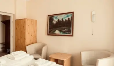 Hajnal Hotel Mez�k�vesd