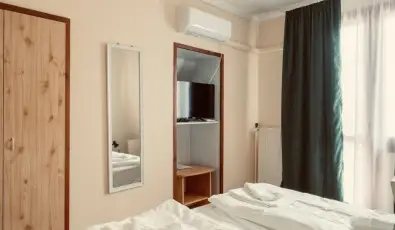 Hajnal Hotel Mez�k�vesd