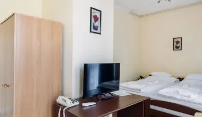 Hajnal Hotel Mez�k�vesd
