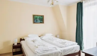 Hajnal Hotel Mez�k�vesd