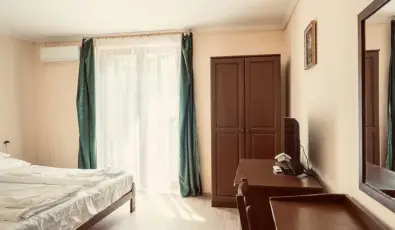 Hajnal Hotel Mez�k�vesd