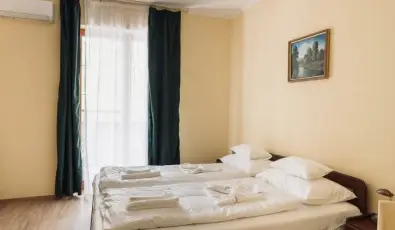 Hajnal Hotel Mez�k�vesd