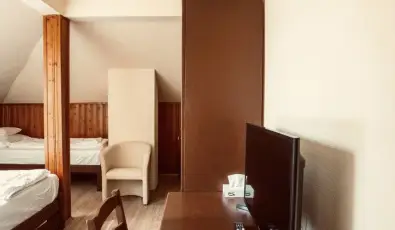 Hajnal Hotel Mez�k�vesd