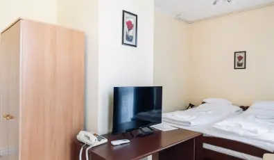 Hajnal Hotel Mez�k�vesd