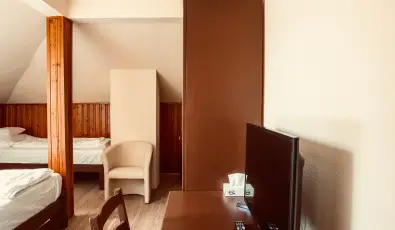 Hajnal Hotel Mez�k�vesd