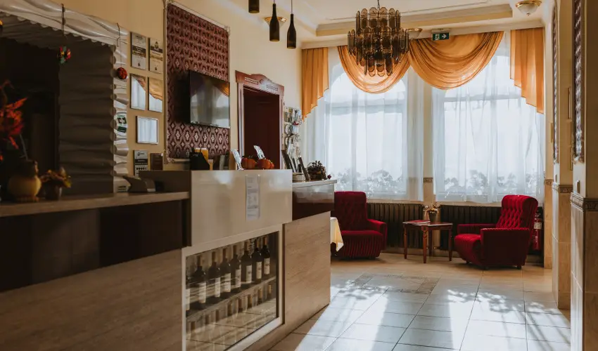 Hotel Korona Wellness, Rendezvny & Borhotel Eger Eger