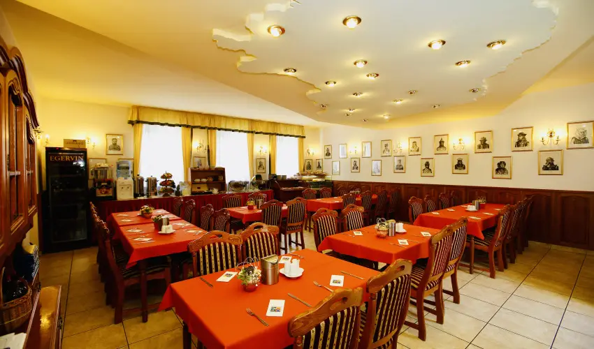 Hotel Korona Wellness, Rendezvny & Borhotel Eger Eger