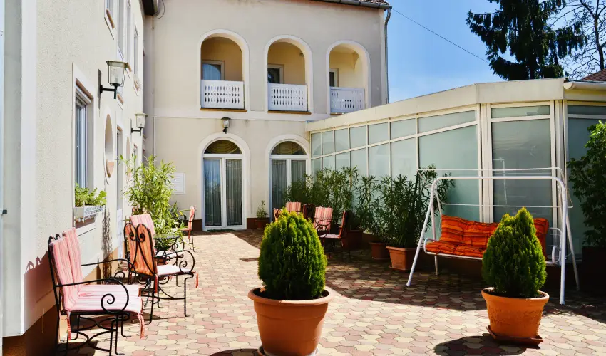 Hotel Korona Wellness, Rendezvny & Borhotel Eger Eger