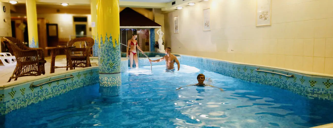 Hotel Korona Wellness, Rendezvny & Borhotel Eger Eger - Nyri lmnyek frdbelpvel (min. 2 j)