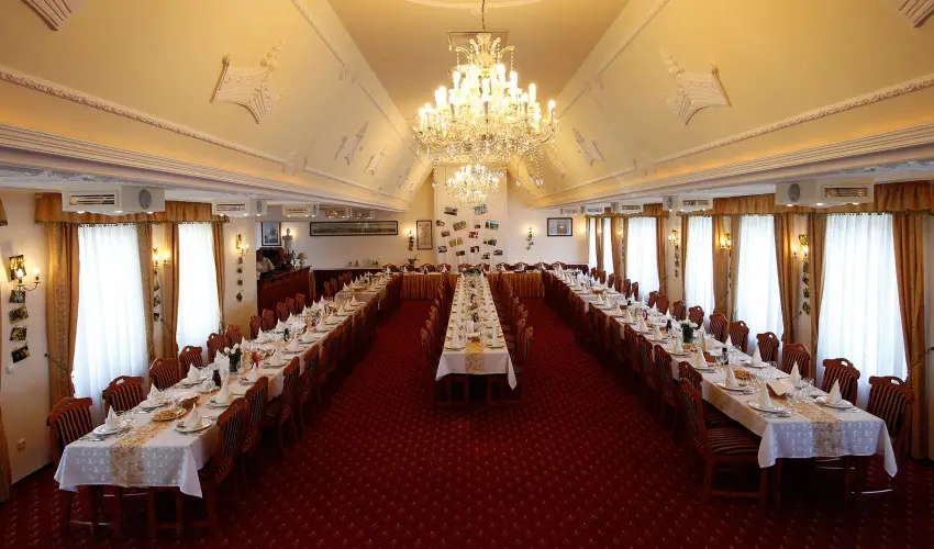 Hotel Korona Wellness, Rendezvny & Borhotel Eger Eger