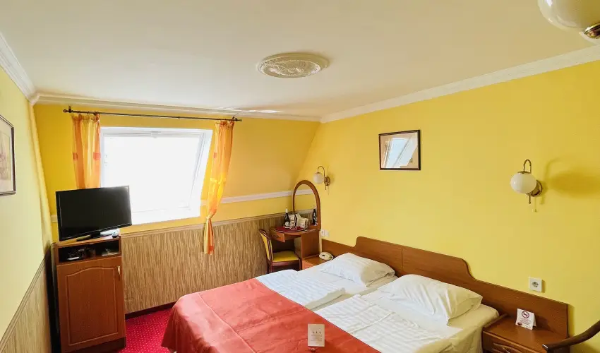 Hotel Korona Wellness, Rendezvny & Borhotel Eger Eger