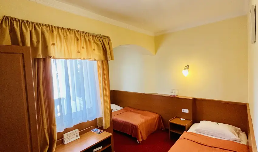 Hotel Korona Wellness, Rendezvny & Borhotel Eger Eger