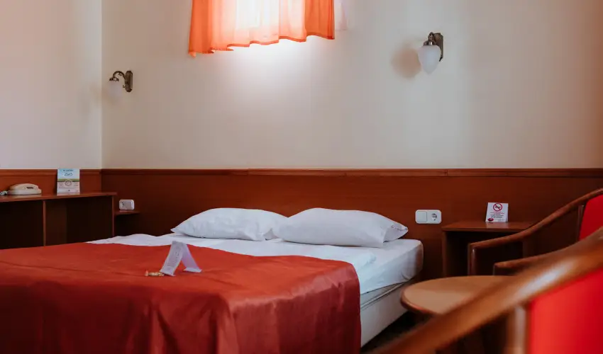 Hotel Korona Wellness, Rendezvny & Borhotel Eger Eger