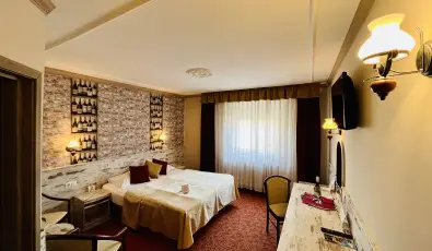 Hotel Korona Wellness, Rendezvny & Borhotel Eger Eger