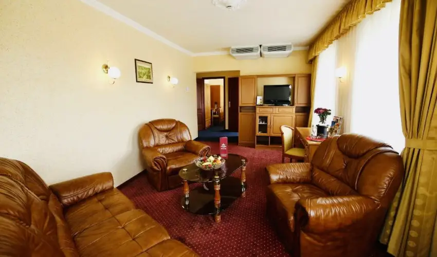 Hotel Korona Wellness, Rendezvny & Borhotel Eger Eger