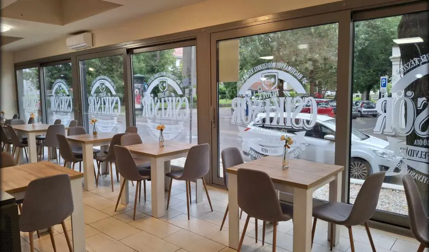 Hotel Unicornis Eger