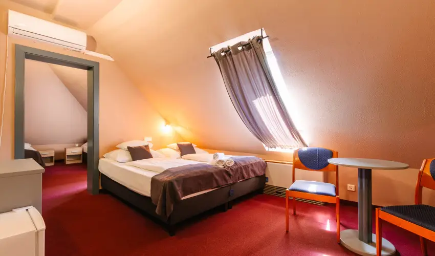 Hotel Unicornis Eger