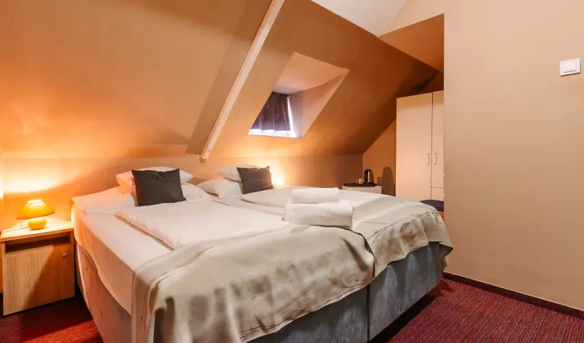 Hotel Unicornis Eger