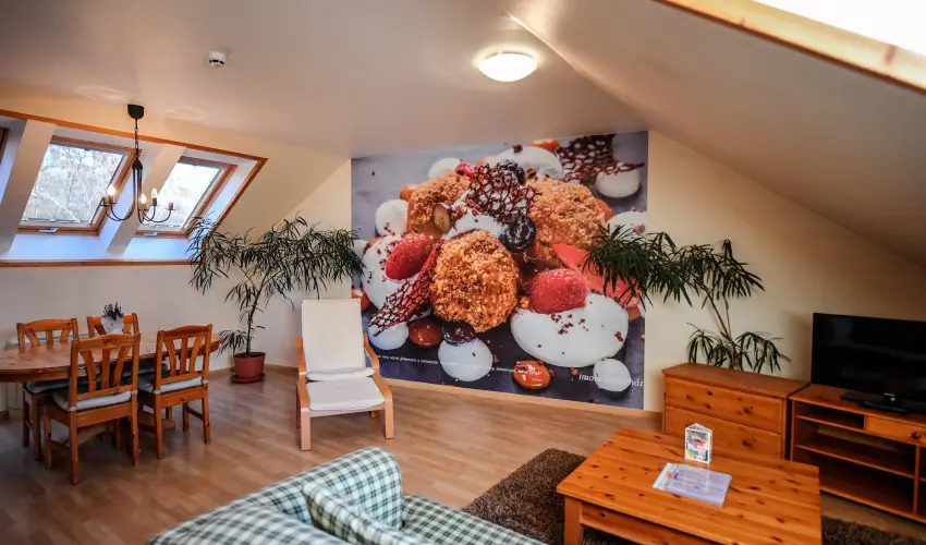 Imola Udvarh�z Eger