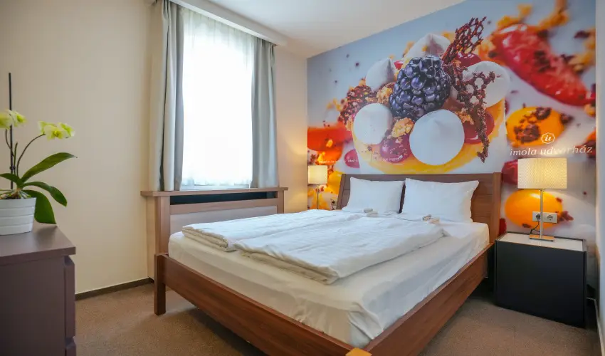 Imola Udvarh�z Eger