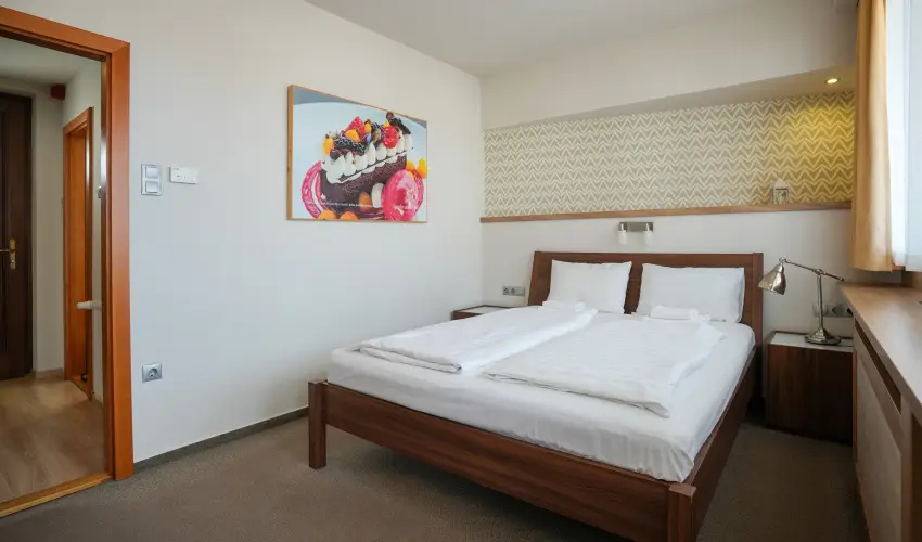 Imola Udvarh�z Eger