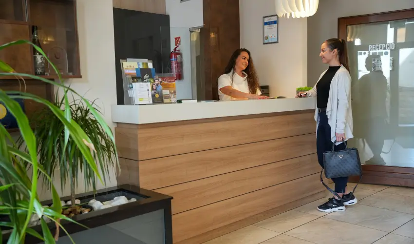 Imola Udvarh�z Eger