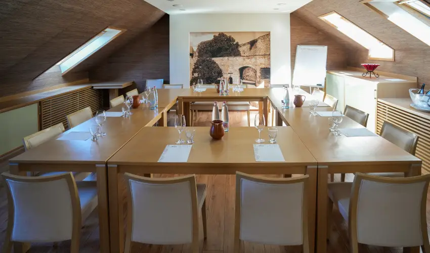 Imola Udvarh�z Eger