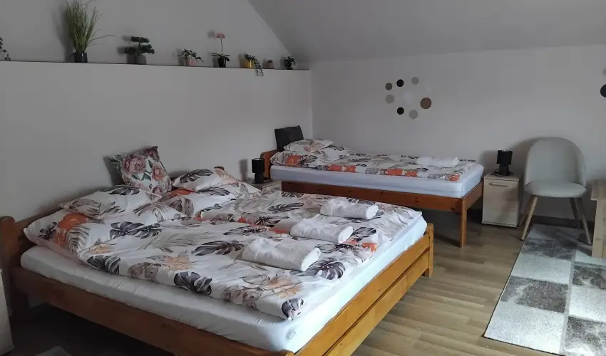 Lilla Apartmanh�zak Szilv�sv�rad