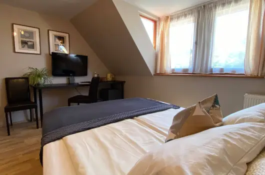 Margarta Garden, Eger