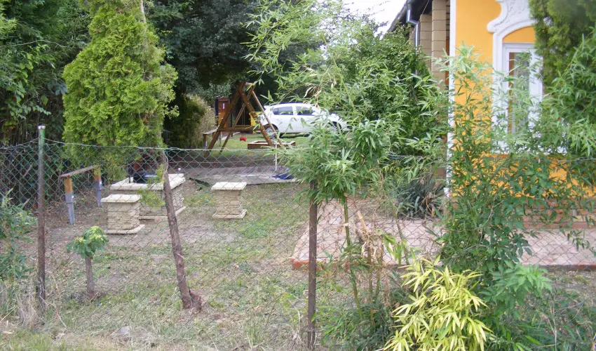 Ngy Glya Apartman Sarud