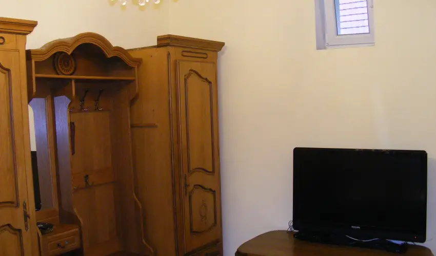 Ngy Glya Apartman Sarud