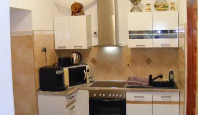 Ngy Glya Apartman Sarud