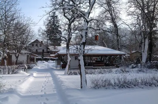 �ko-Park Panzi�, Szarvask�, Eger - 8 km